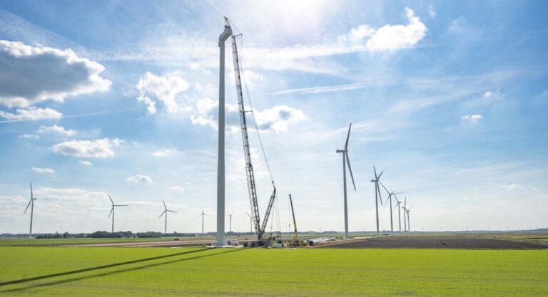 Sustainable Power Sources for Cranes