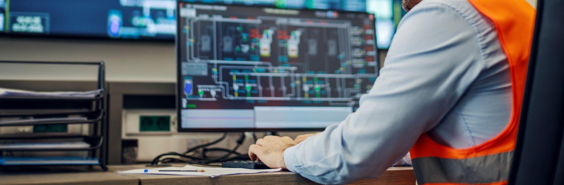 Bridging the Interoperability Gap through Competitive Benchmarking